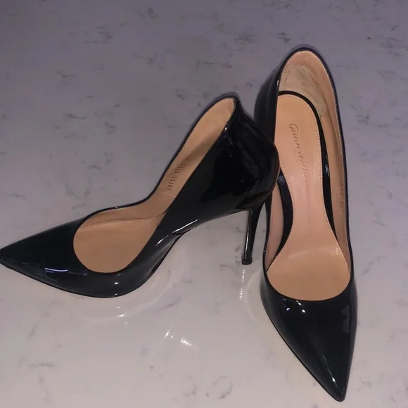 Gianvito Rossi Black Pumps - Picture 2 of 4